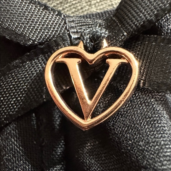 Black Victoria’s Secret Body by Victoria bra - Picture 3 of 3